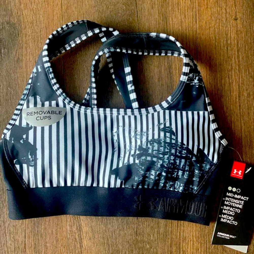 Under Armour XS sports bra. Brand new